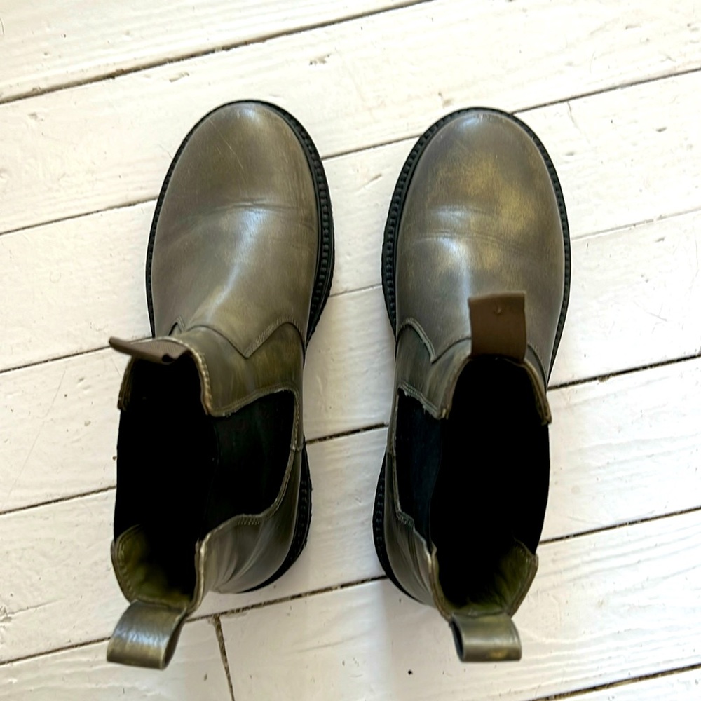 Free People - Chelsea platform style boots, size 37.5 (8 W)